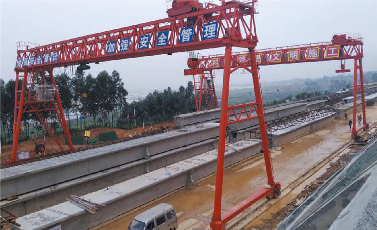 门式起重机用于上海局制梁场
